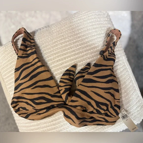 NWT Aerie Tiger Print Bikini Top - Size Small - Picture 2 of 7